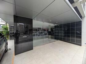 3/4 エントランス