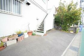 16/16 エントランス