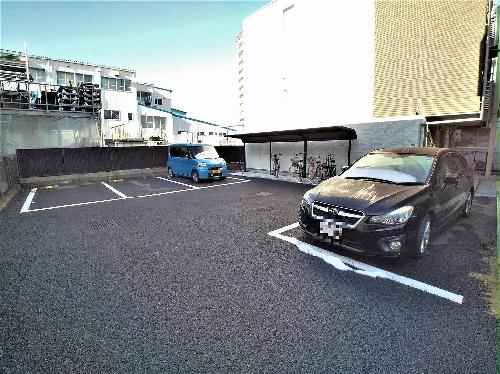2/2 駐車場