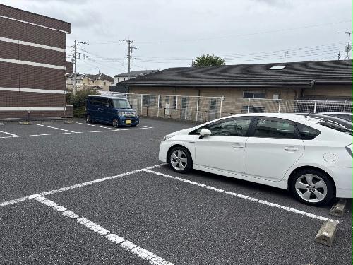 13/22 駐車場