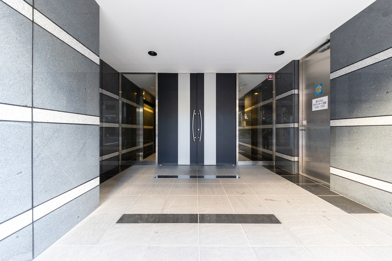 5/5 エントランス