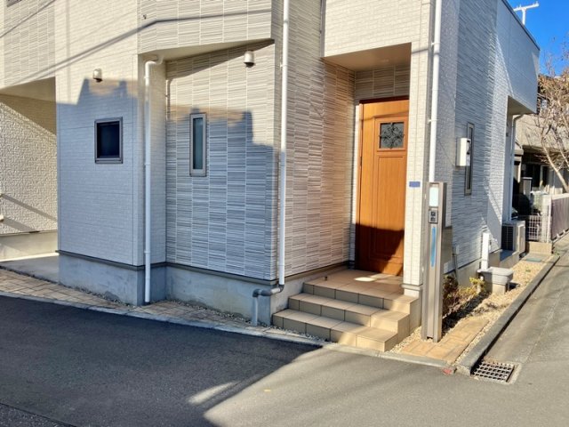 18/19 エントランス