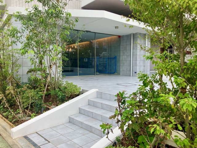 2/2 エントランス