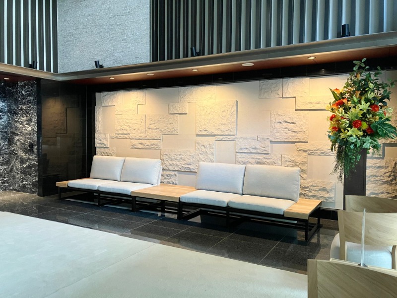 16/19 エントランス