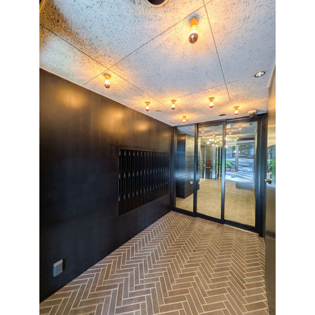 17/27 エントランス