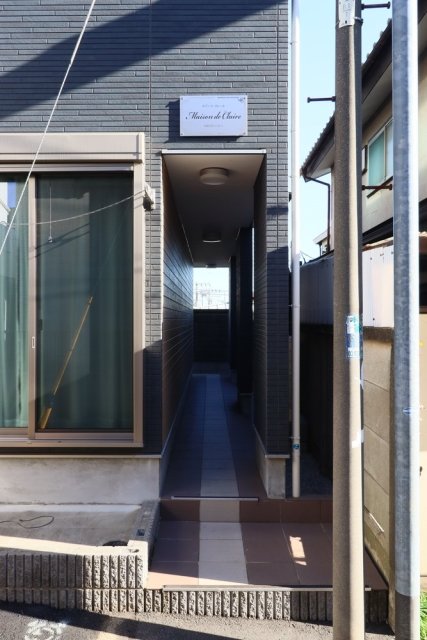 24/30 エントランス