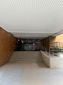 2/2 エントランス