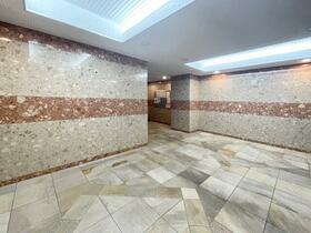 16/16 エントランス