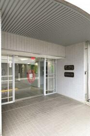 16/16 エントランス