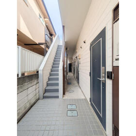 16/16 エントランス