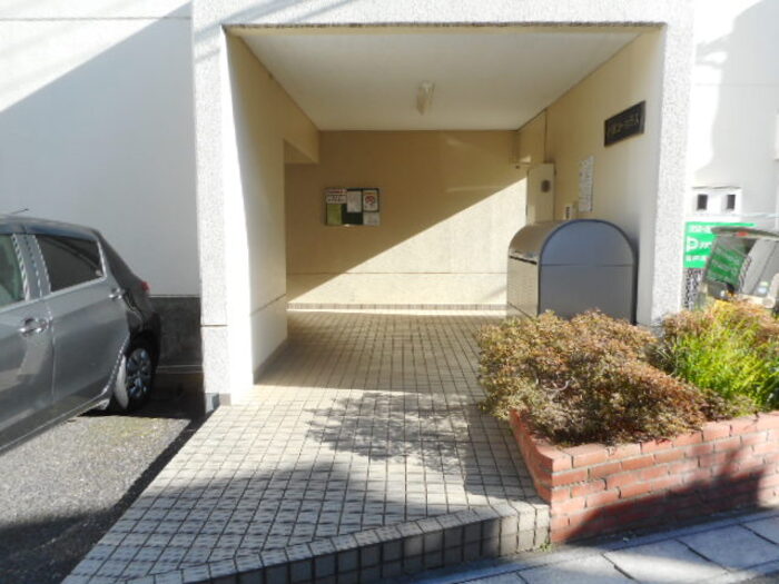 5/5 エントランス