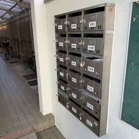 16/16 エントランス