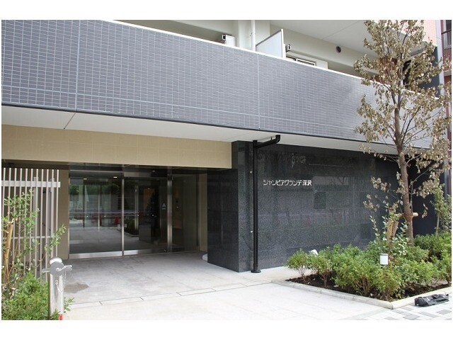 13/14 エントランス