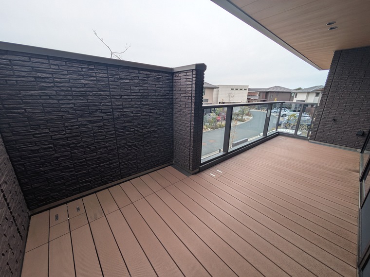 13/18 バルコニー