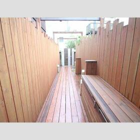 13/14 エントランス