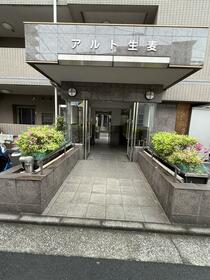 14/14 エントランス