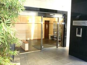 2/2 エントランス