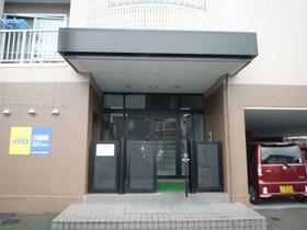 16/17 エントランス