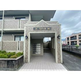 13/14 エントランス