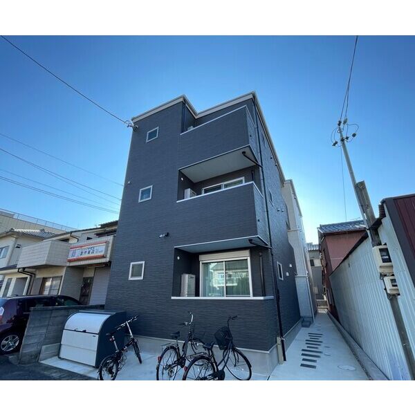 CRASTINE東味鋺3丁目の外観