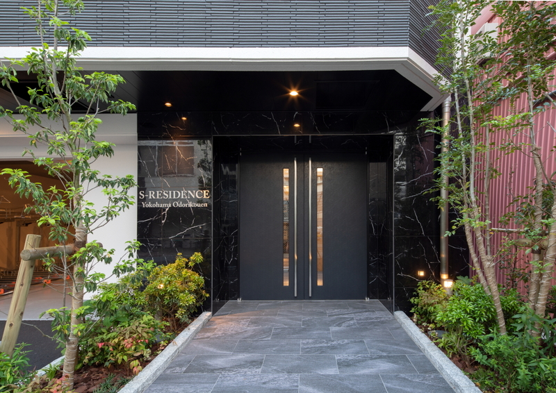 16/17 エントランス