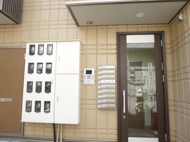 2/2 エントランス