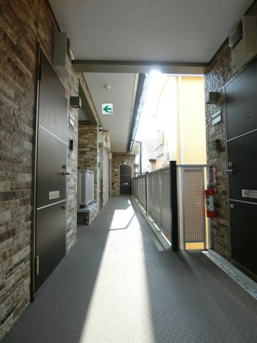 2/4 エントランス