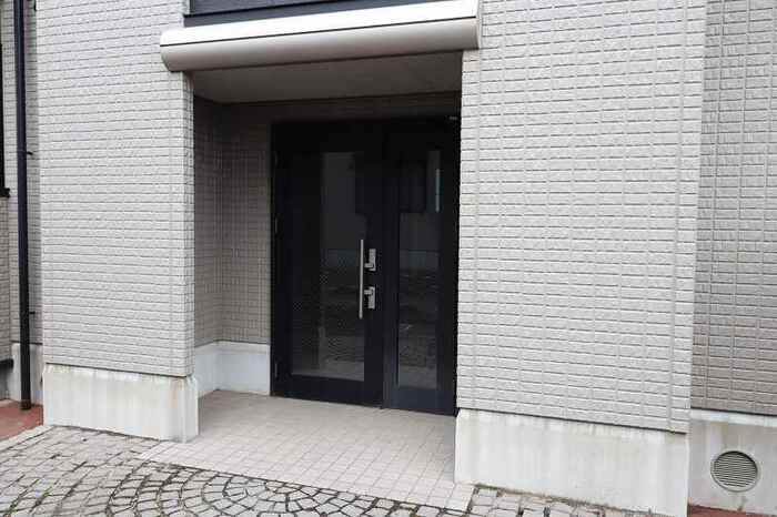 17/20 エントランス