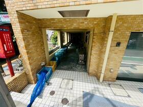 15/18 エントランス