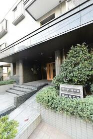 16/16 エントランス