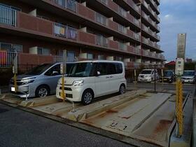 16/16 駐車場