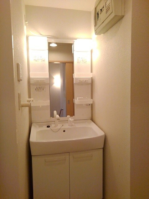 22/28 エントランス