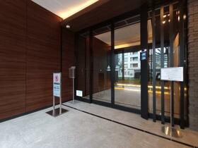 2/2 エントランス