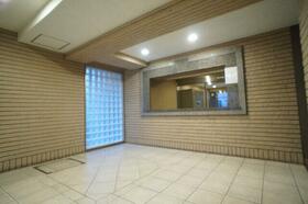 16/16 エントランス