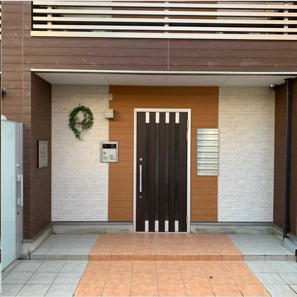 2/2 エントランス