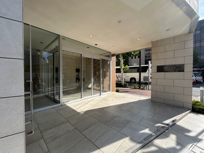 18/19 エントランス