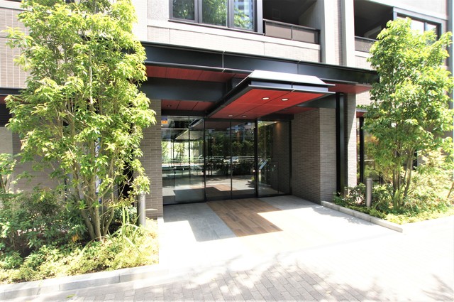 18/18 エントランス