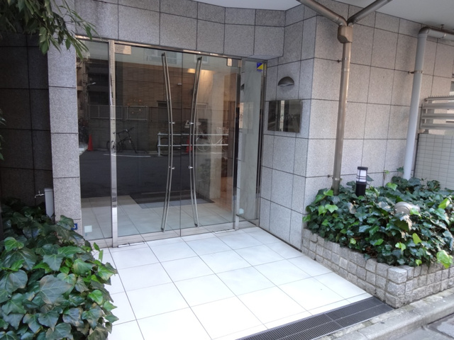 2/2 エントランス