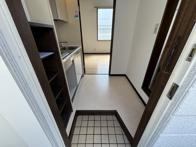 24/28 エントランス