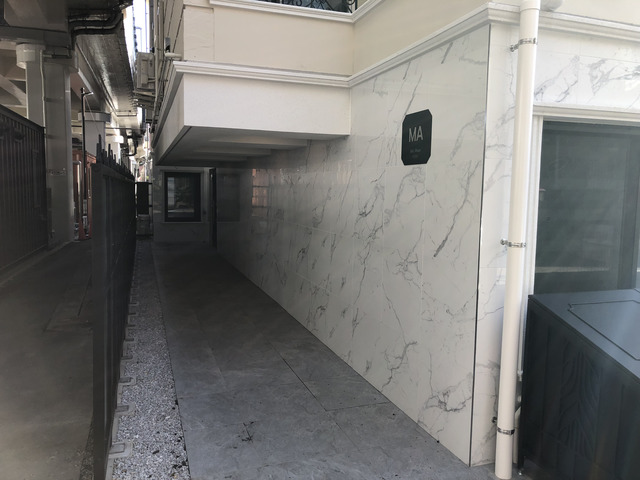 24/24 エントランス