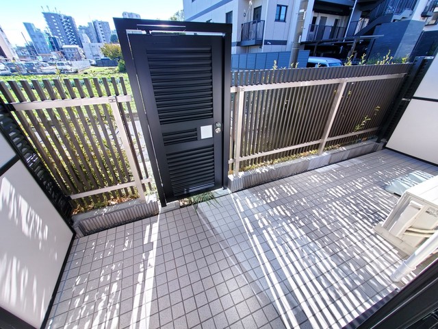 16/23 バルコニー
