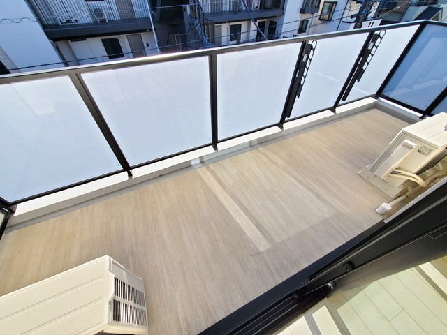 19/26 バルコニー