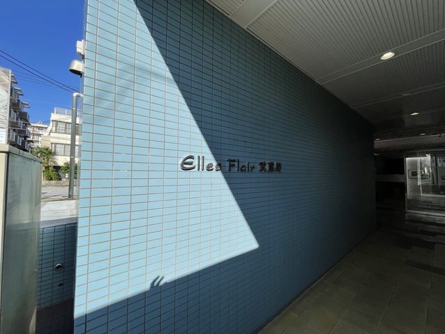 25/26 エントランス