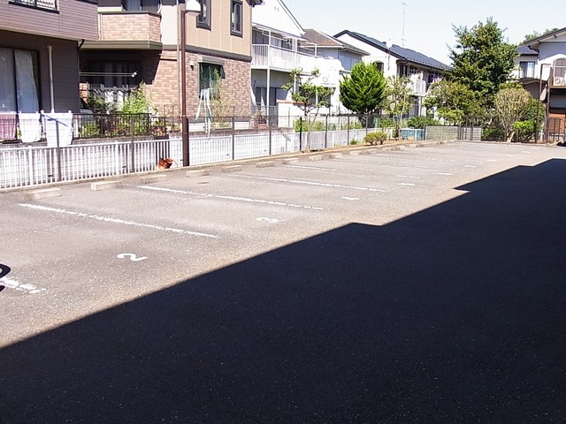 24/24 駐車場
