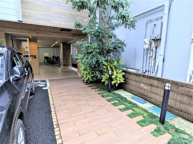 2/2 エントランス