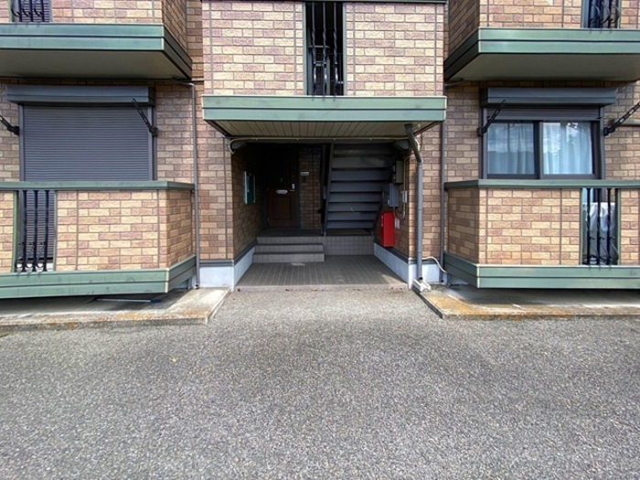 19/28 エントランス