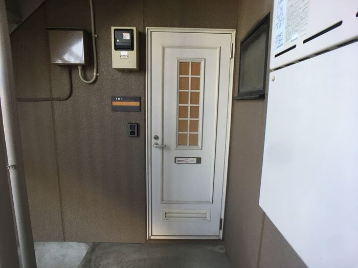 2/4 エントランス