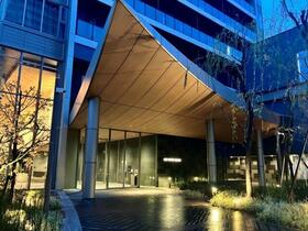 16/16 エントランス