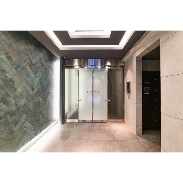 20/28 エントランス