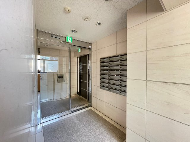 2/3 エントランス